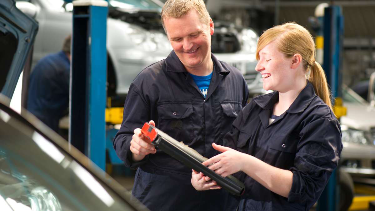 Get an Apprenticeship – The Five Most Asked Questions